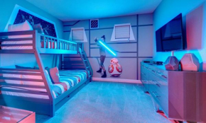 Sleek 5 Bdrm Home with Fun Themed Bedroom at Encore